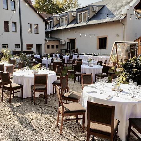 Revesz Hotel, Restaurant And Rosa Spa Győr Exterior foto
